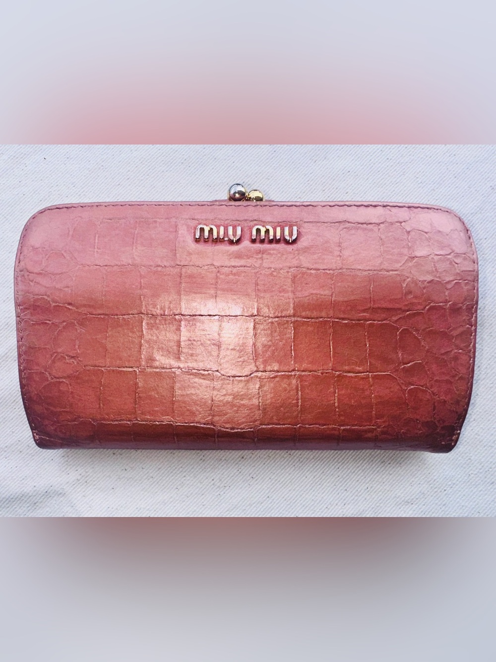 Miu Miu Rose Pink Leather Croc-Embossed Wallet Clutch | Kiss-lock | Vintage